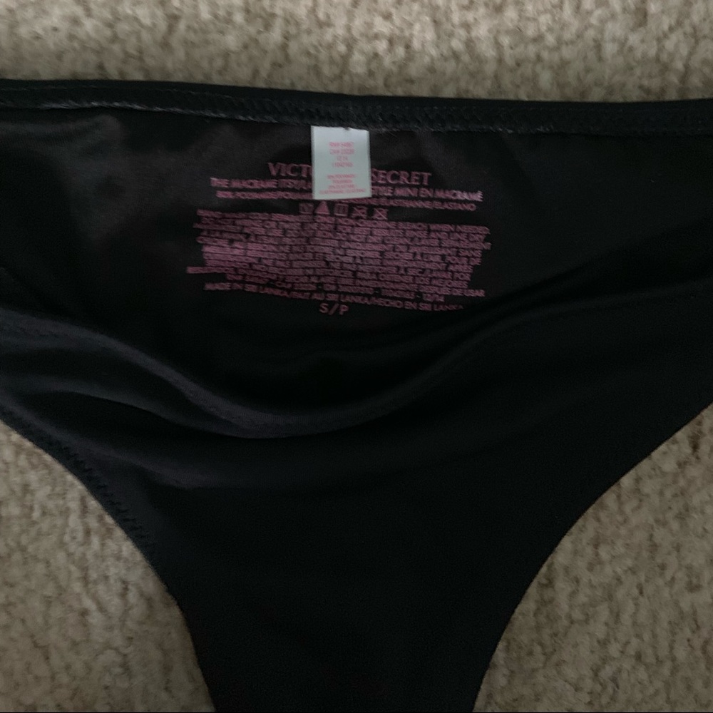 Bikini - Picture 3 of 4